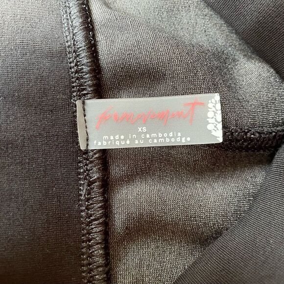 NWT Free People Movement Black Ankle Zip Ponte Leggings - Size: XS - Picture 3 of 11